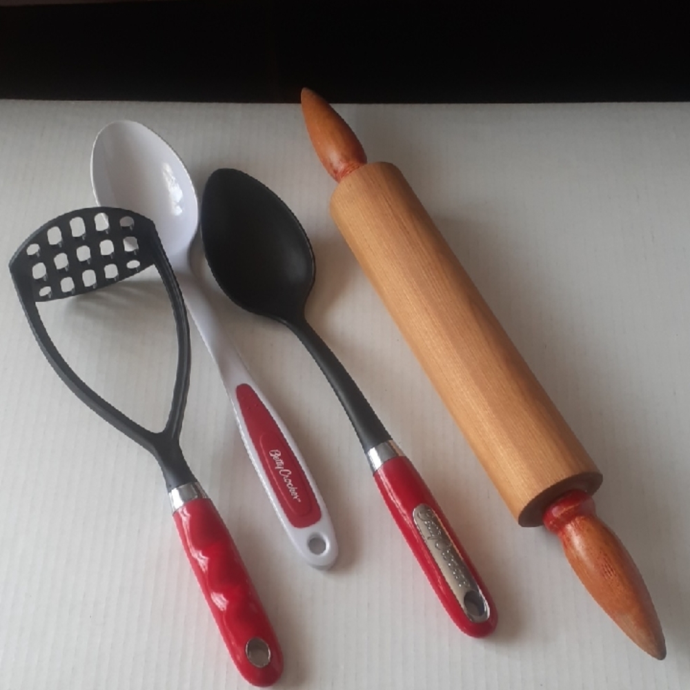Retro Betty Crocker (2)Lg Dipping Spoons,Masher & Vtg Retro Wooden Rolling Pin W